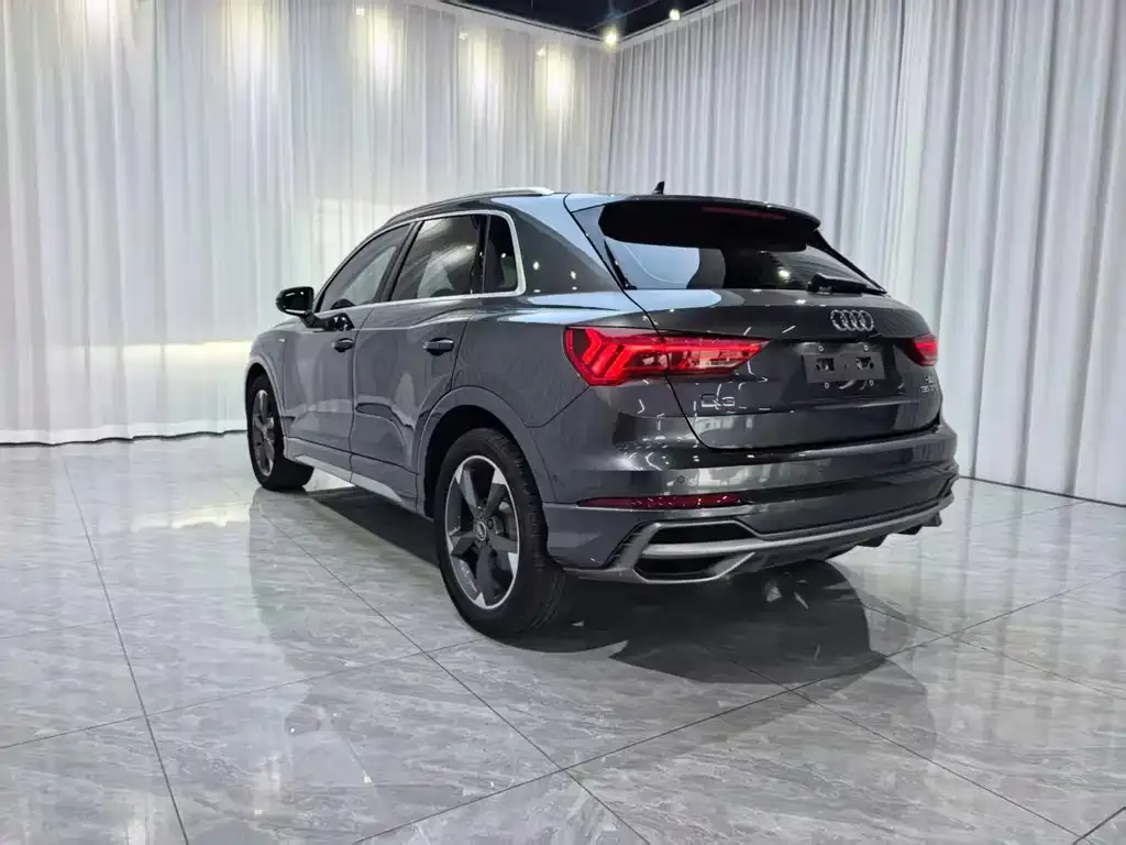 Audi Q3 — фото 9