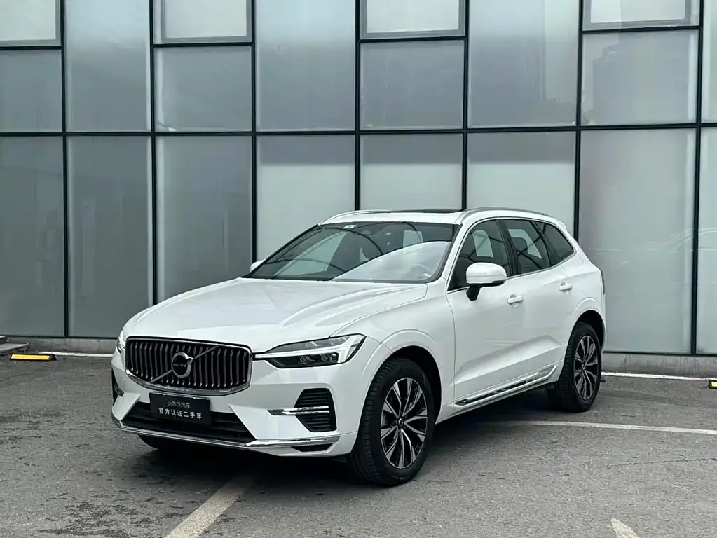 Volvo XC60 — фото 1