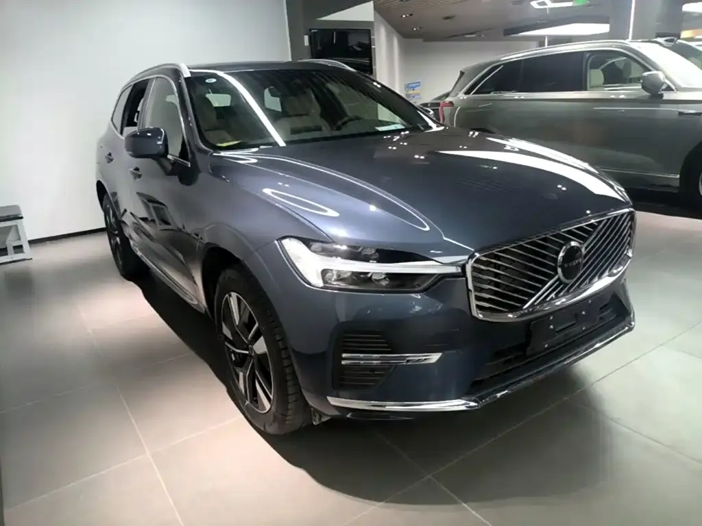 Volvo XC60 — фото 10