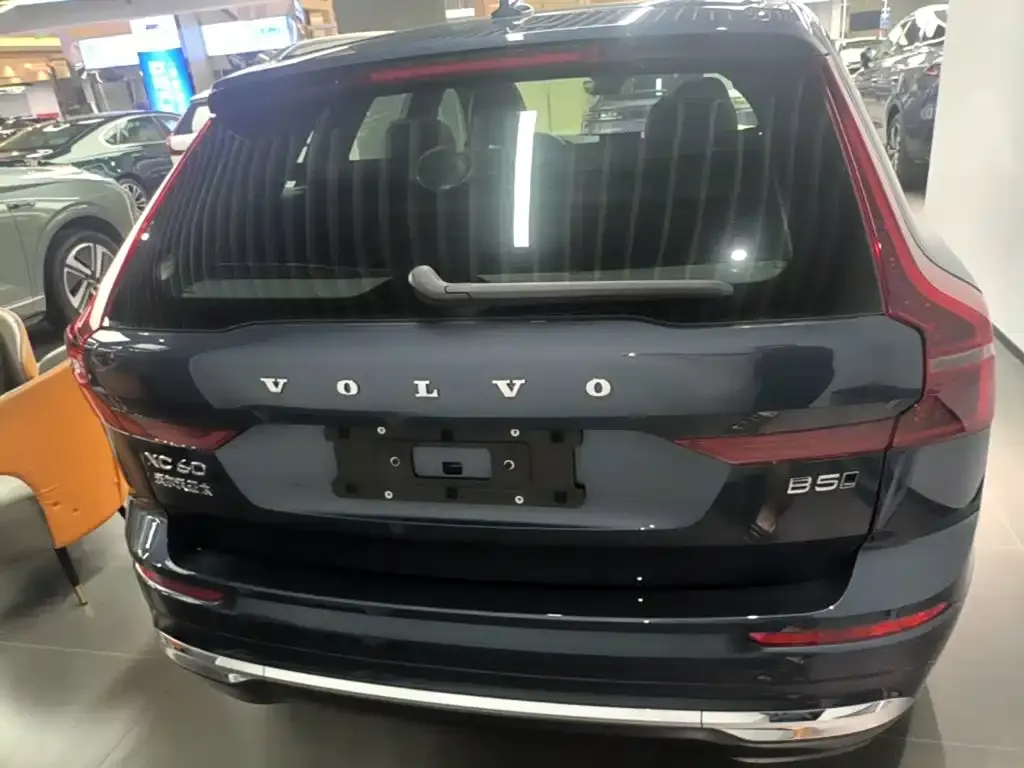 Volvo XC60 — фото 3