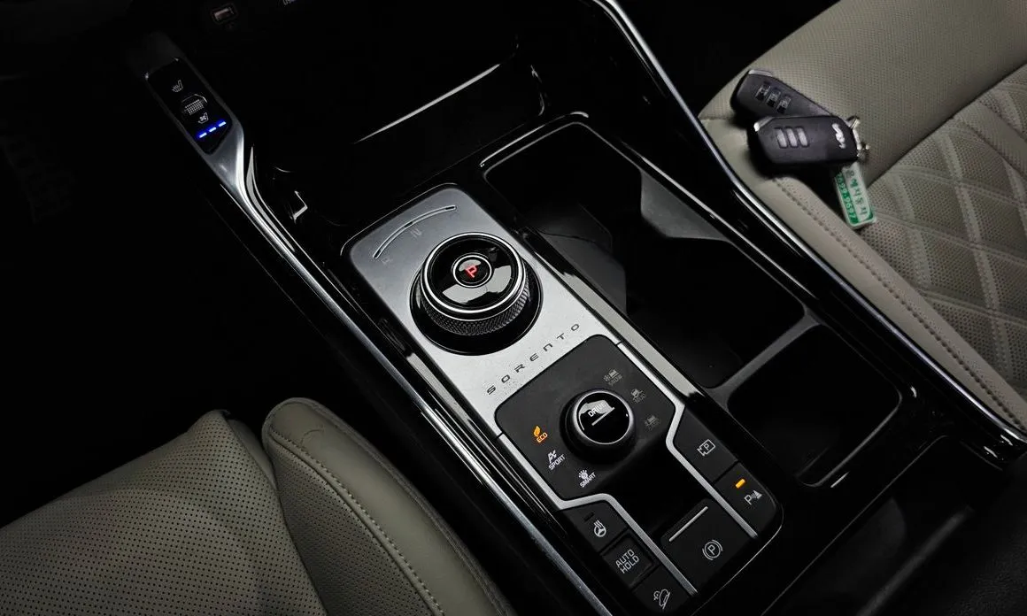Kia Sorento — фото 5