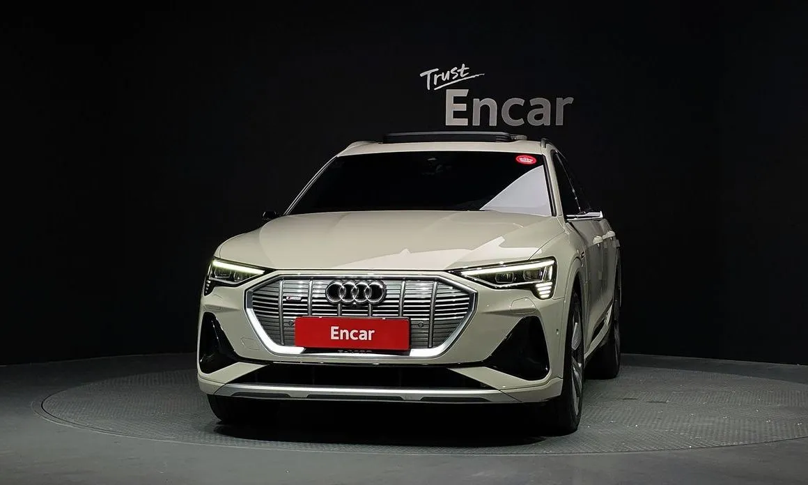 Audi e-tron — фото 3