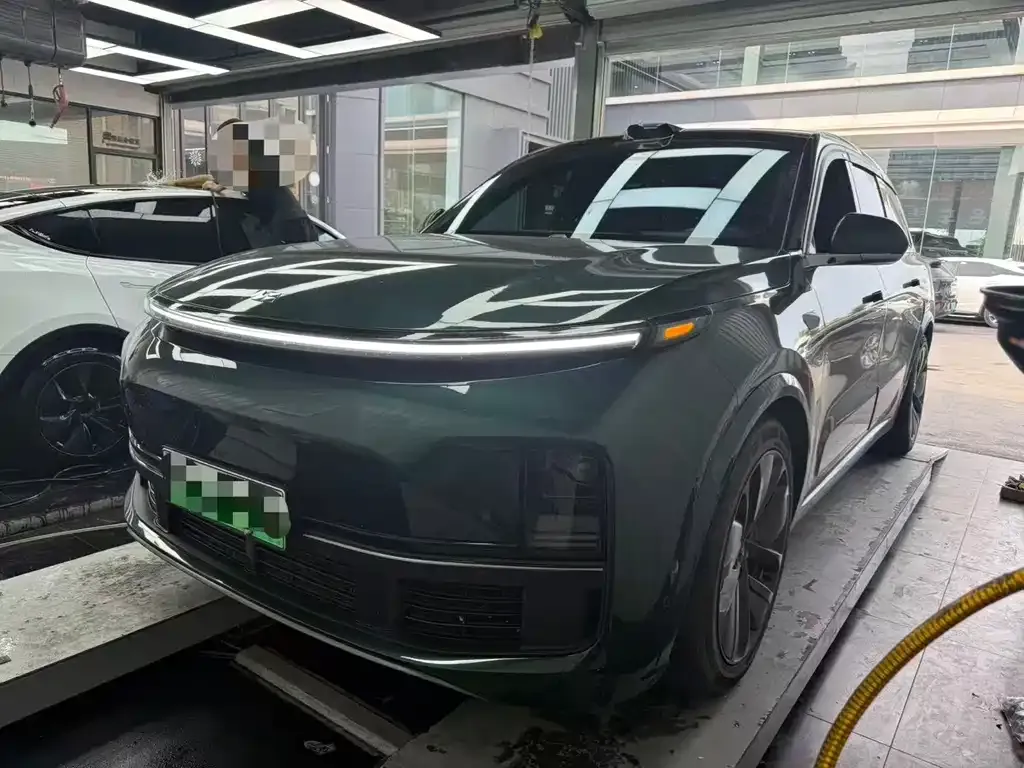 Li Auto L9 — фото 1