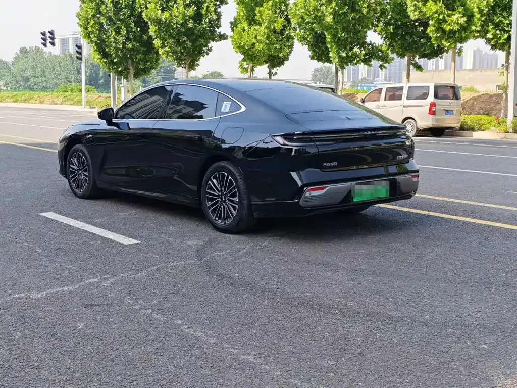 Geely Galaxy Xingyao 8 2025 из CN, фото 7