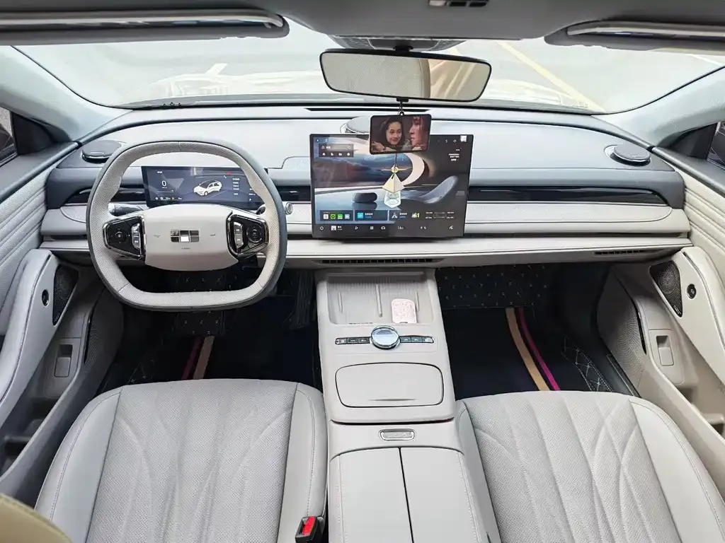 Geely Galaxy Xingyao 8 2025 из CN, фото 3