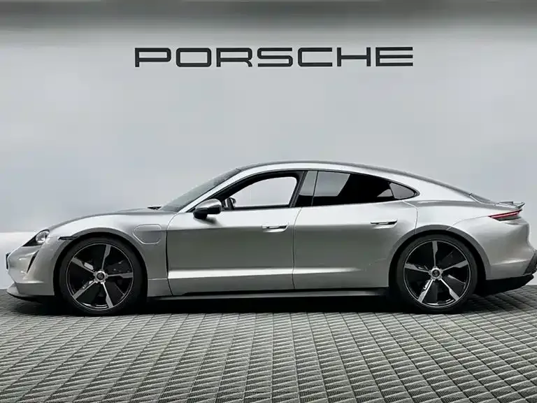 Porsche Taycan — фото 8