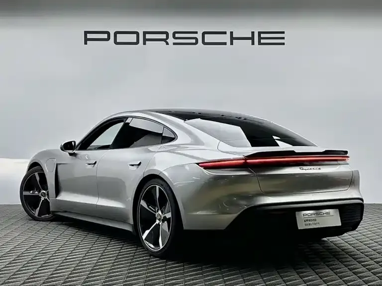 Porsche Taycan — фото 6