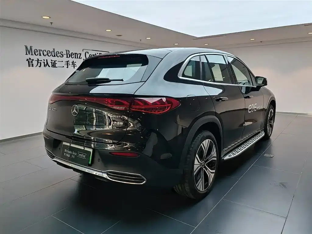 Mercedes-Benz EQE SUV — фото 7