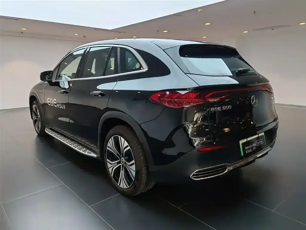 Mercedes-Benz EQE SUV — фото 6