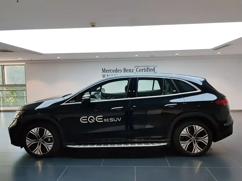 Mercedes-Benz EQE SUV — фото 3