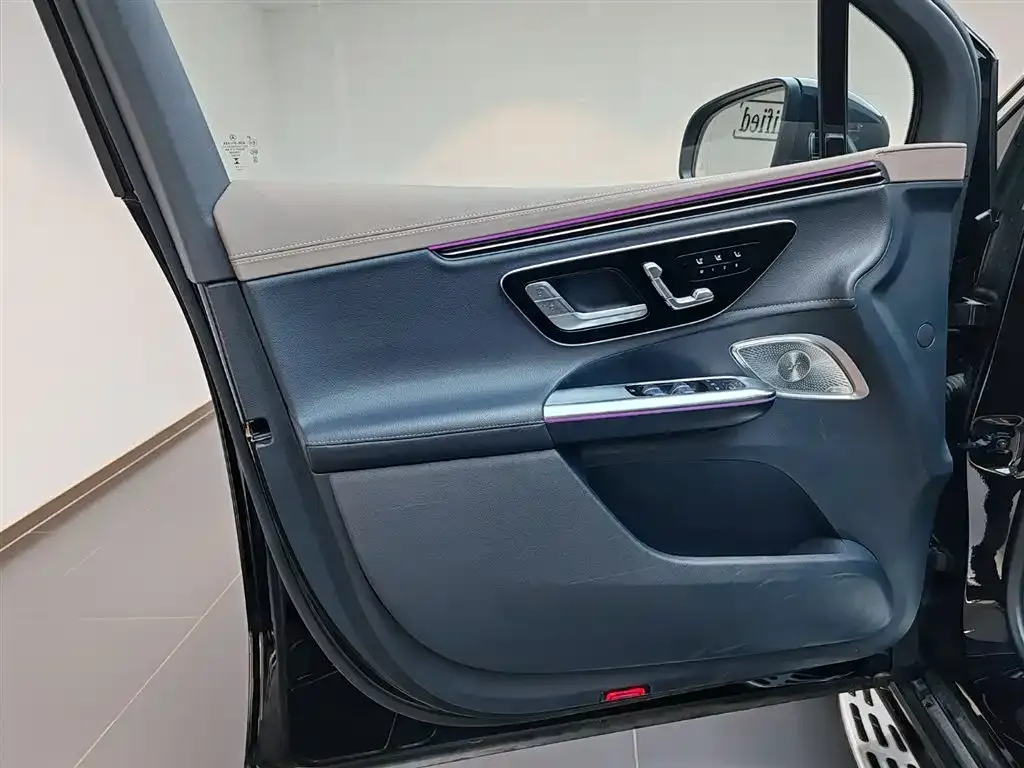 Mercedes-Benz EQE SUV — фото 8