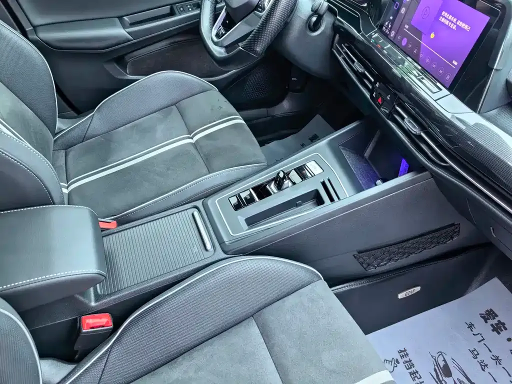 Volkswagen Golf 2021 из CN, фото 2