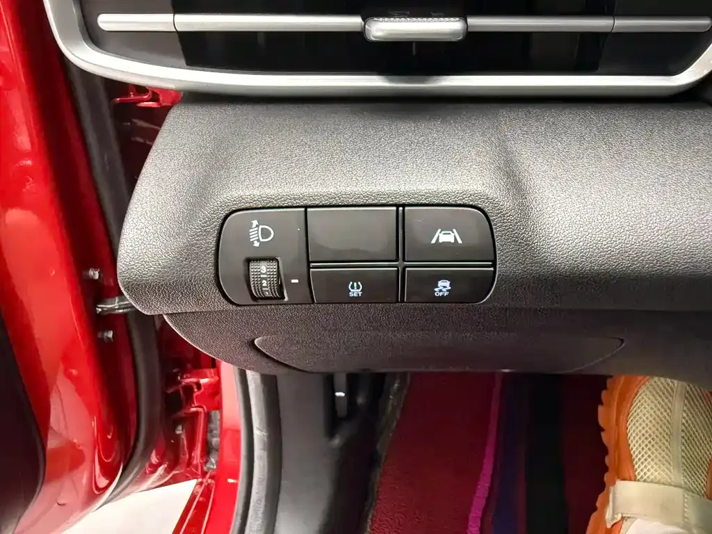 Hyundai Elantra — фото 5