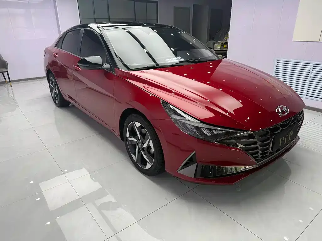 Hyundai Elantra — фото 7
