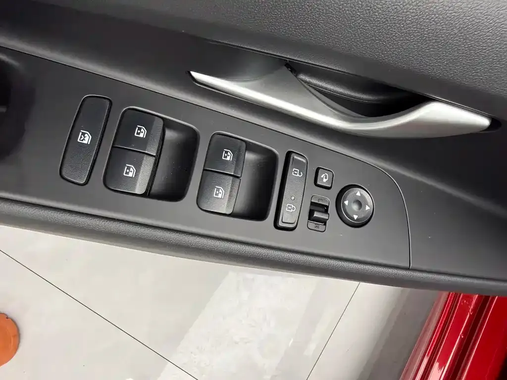 Hyundai Elantra — фото 6