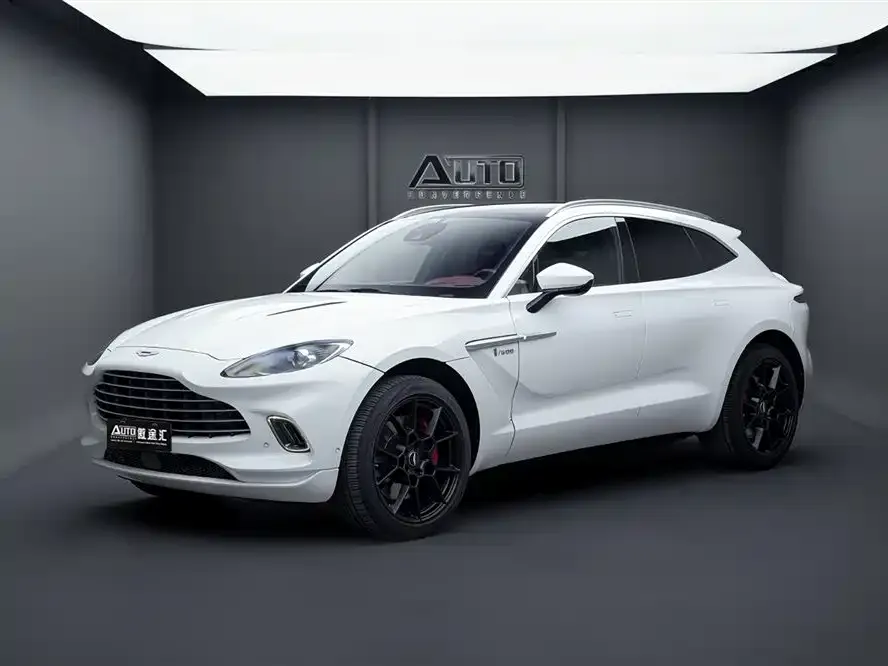 Aston Martin DBX — фото 1