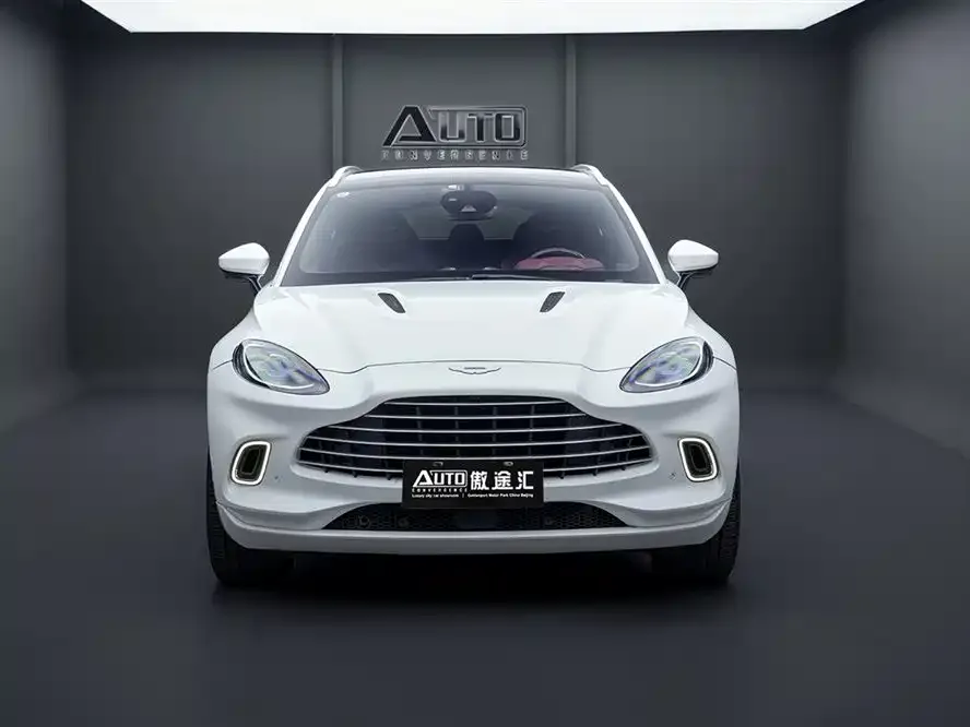 Aston Martin DBX — фото 8