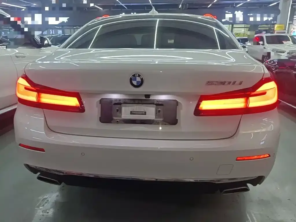 BMW 5 Series — фото 5