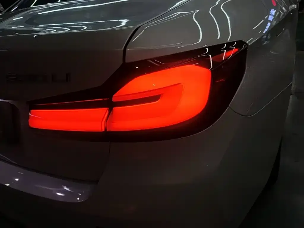 BMW 5 Series — фото 3