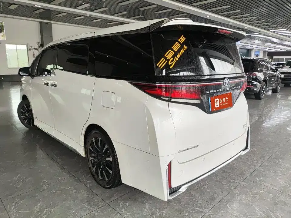 Toyota Vellfire — фото 7