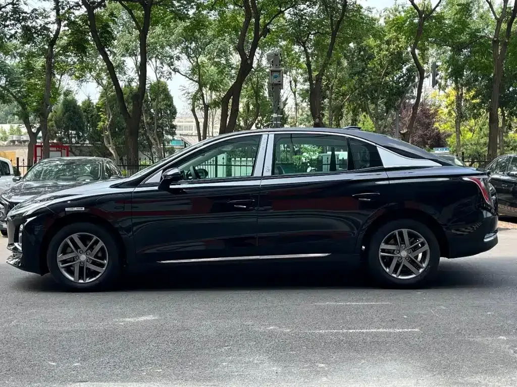 Hongqi E-QM5 — фото 7
