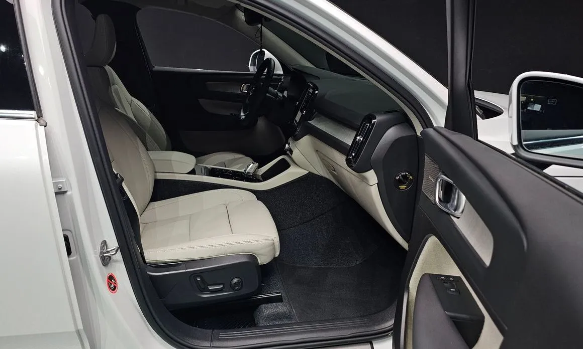 Volvo XC40 2025 из KR, фото 8