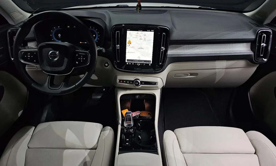 Volvo XC40 2025 из KR, фото 5