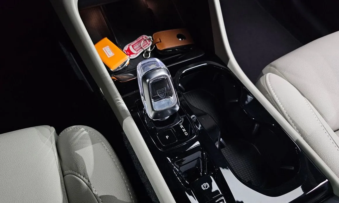 Volvo XC40 2025 из KR, фото 3