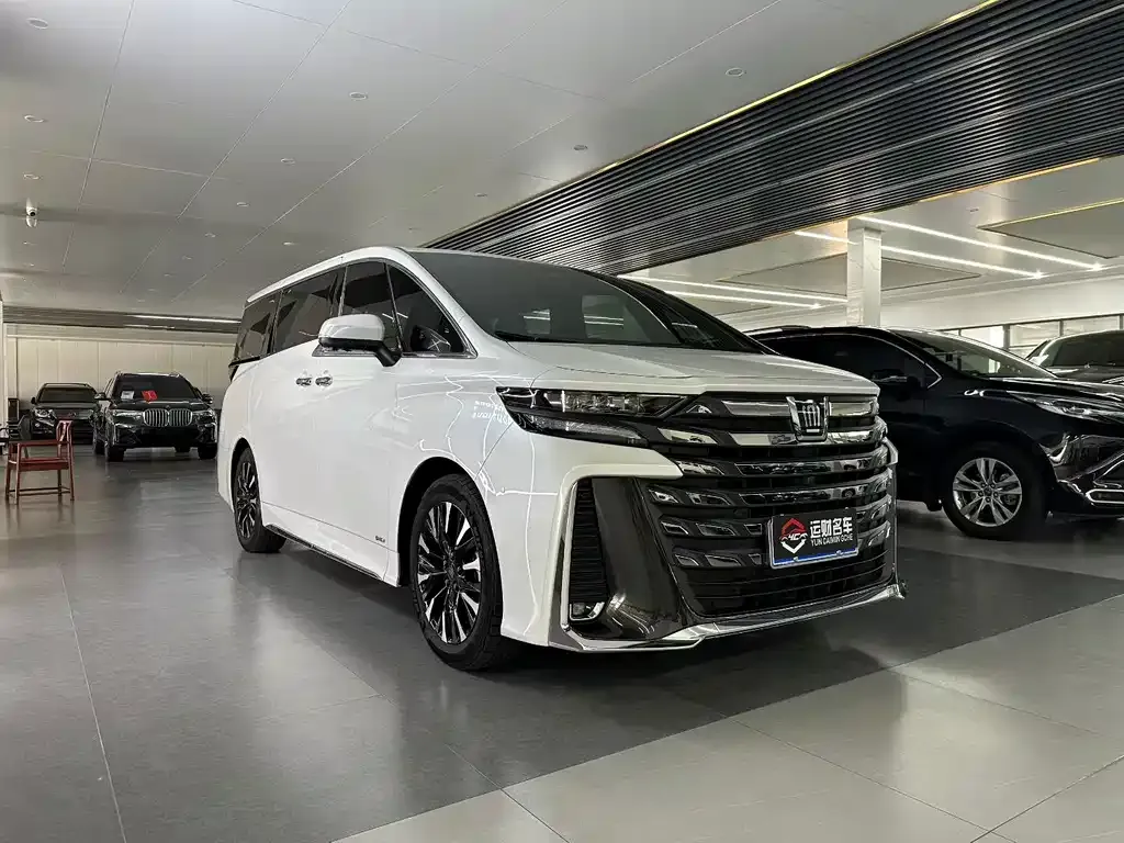 Toyota Vellfire — фото 5