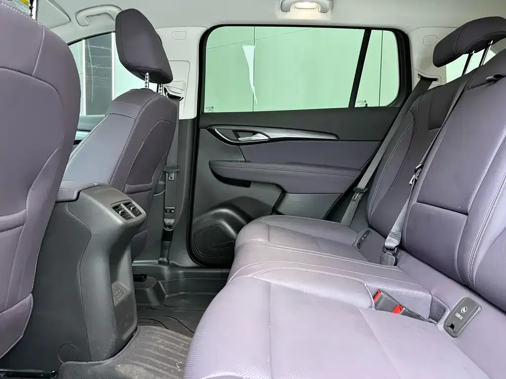 Buick Envision Plus — фото 8