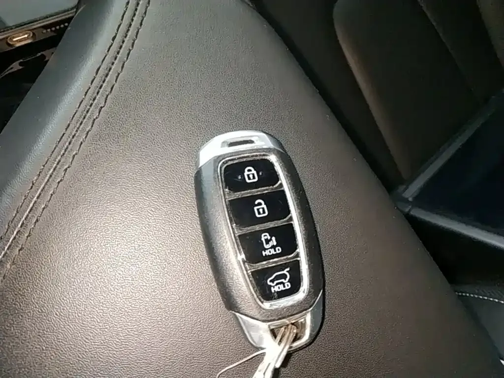 Hyundai Custo — фото 9