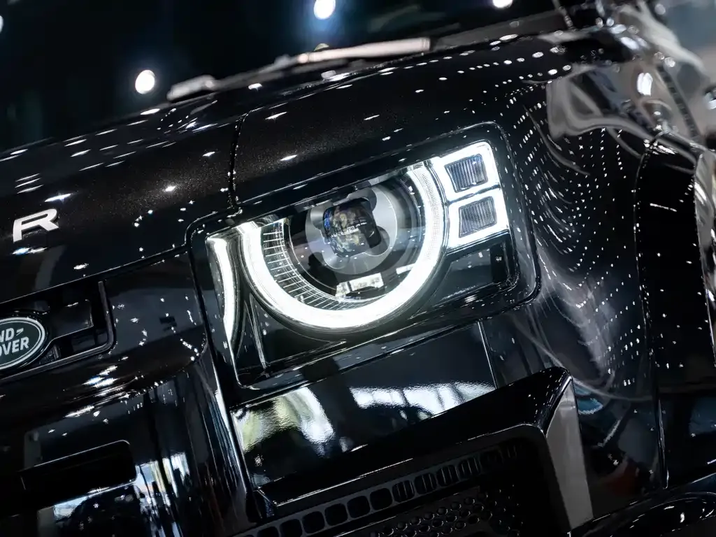 Land Rover Defender — фото 10