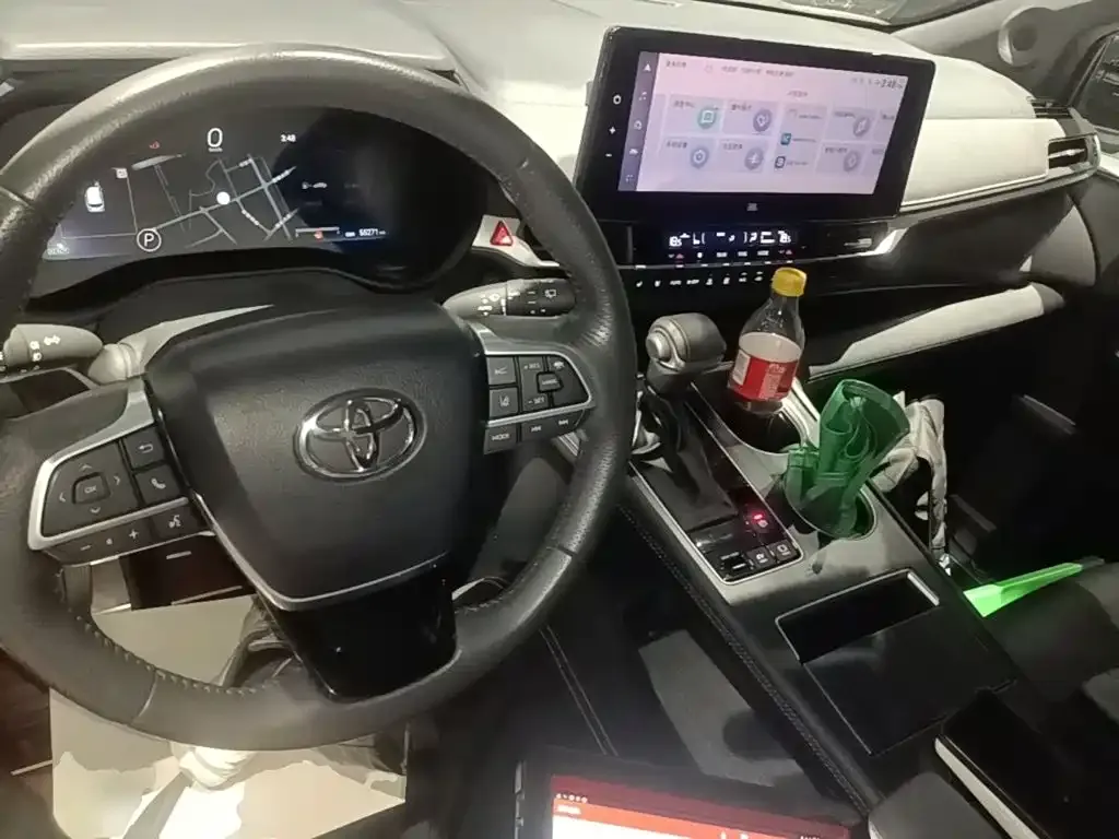 Toyota Sienna — фото 6