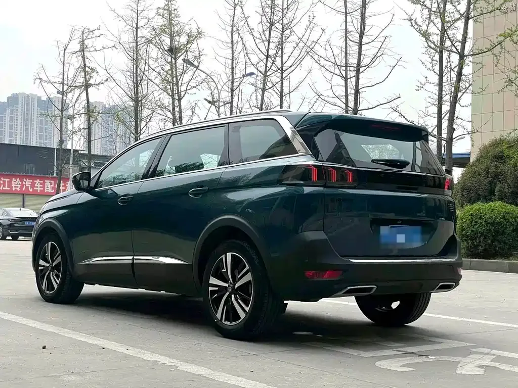 Peugeot 5008 — фото 10