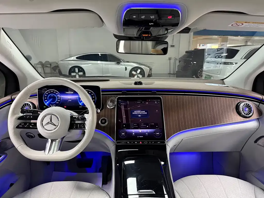 Mercedes-Benz EQE SUV — фото 6