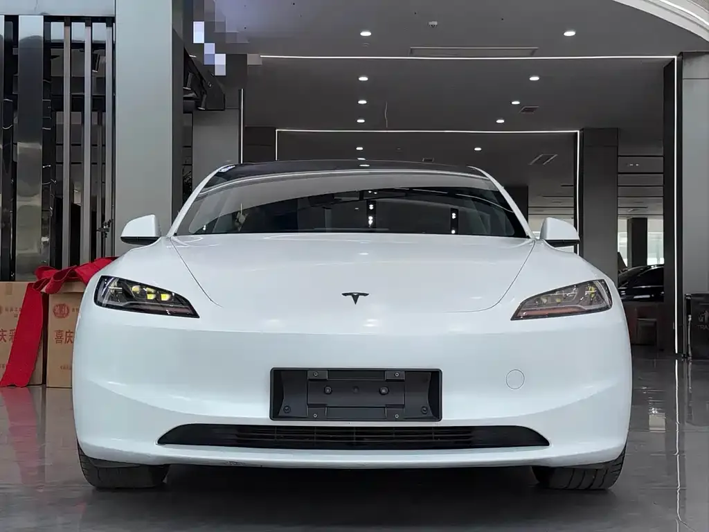 Tesla Model 3 — фото 2