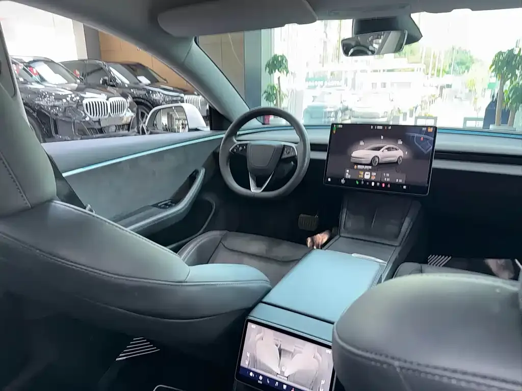 Tesla Model 3 — фото 3