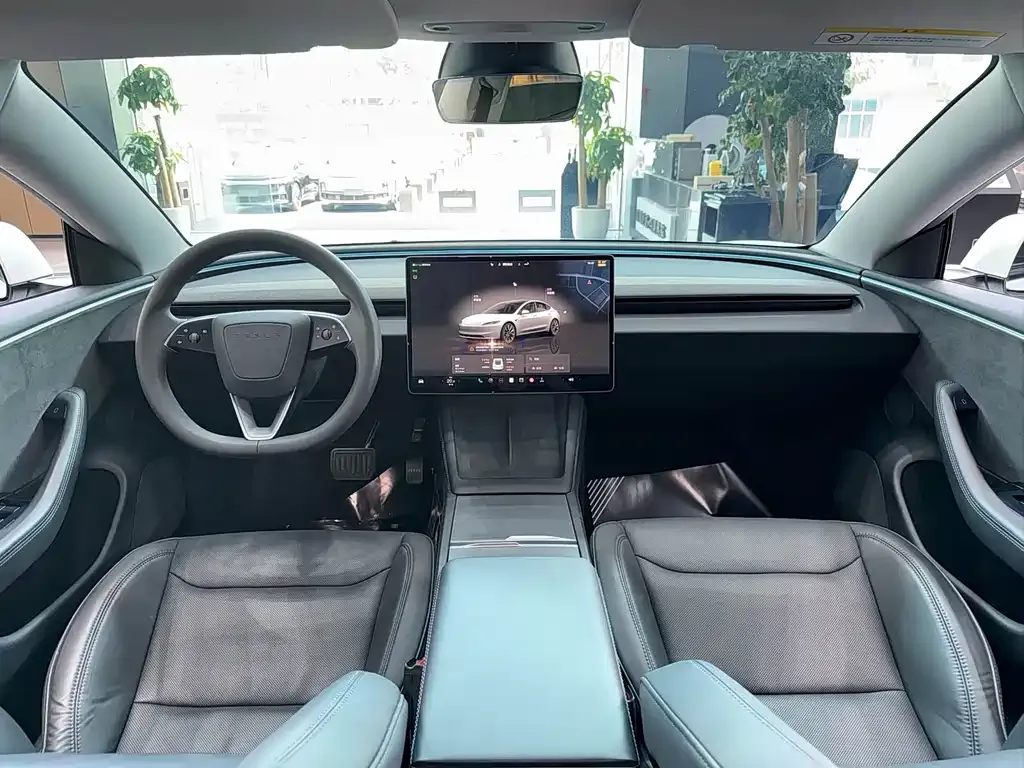Tesla Model 3 — фото 8