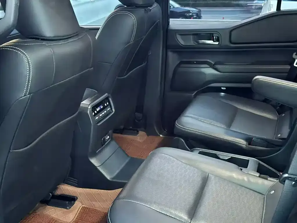 Toyota Prado 2025 из CN, фото 5