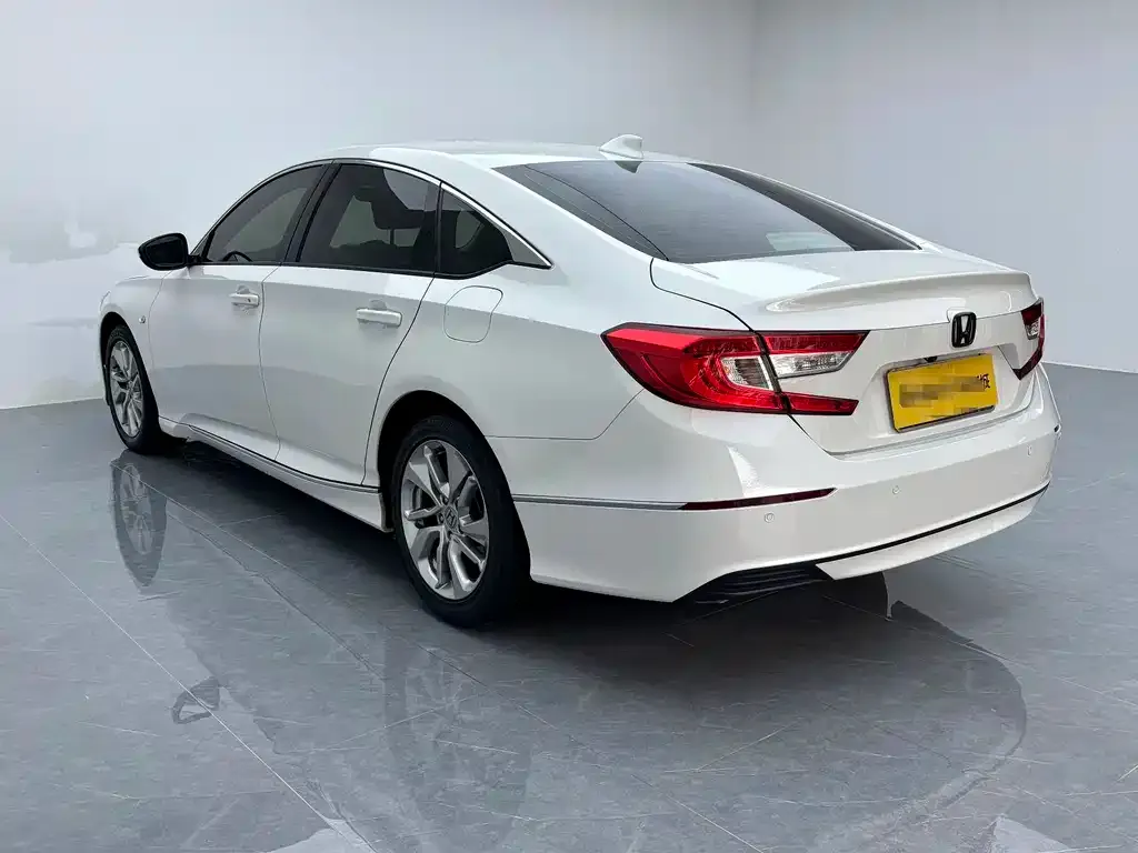 Honda Accord — фото 6