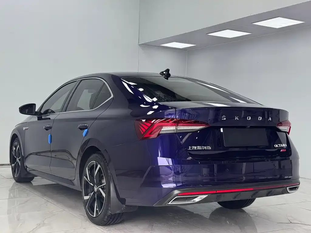 Skoda Octavia — фото 8