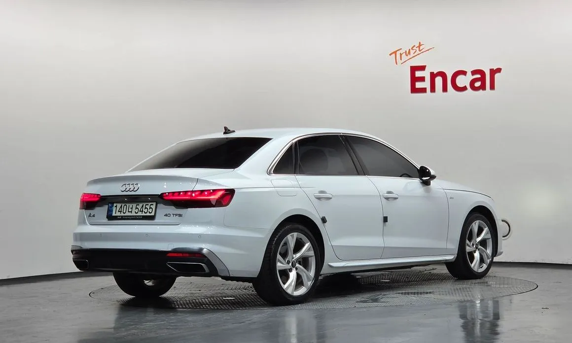 Audi A4 — фото 6