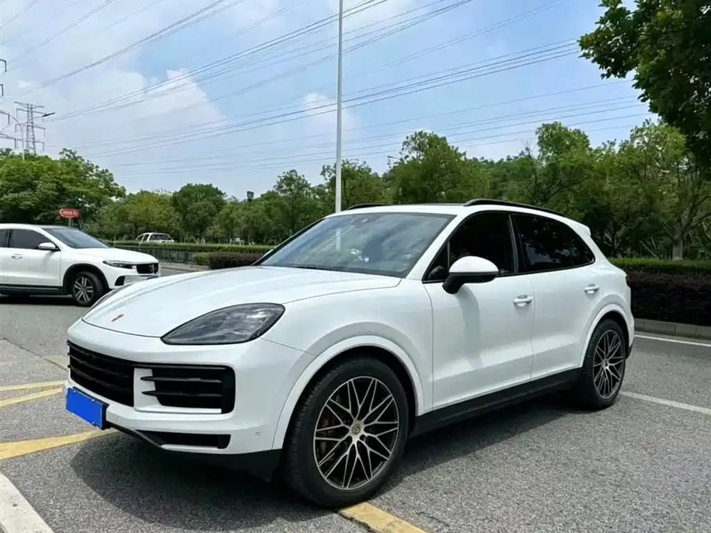 Porsche Cayenne — фото 1