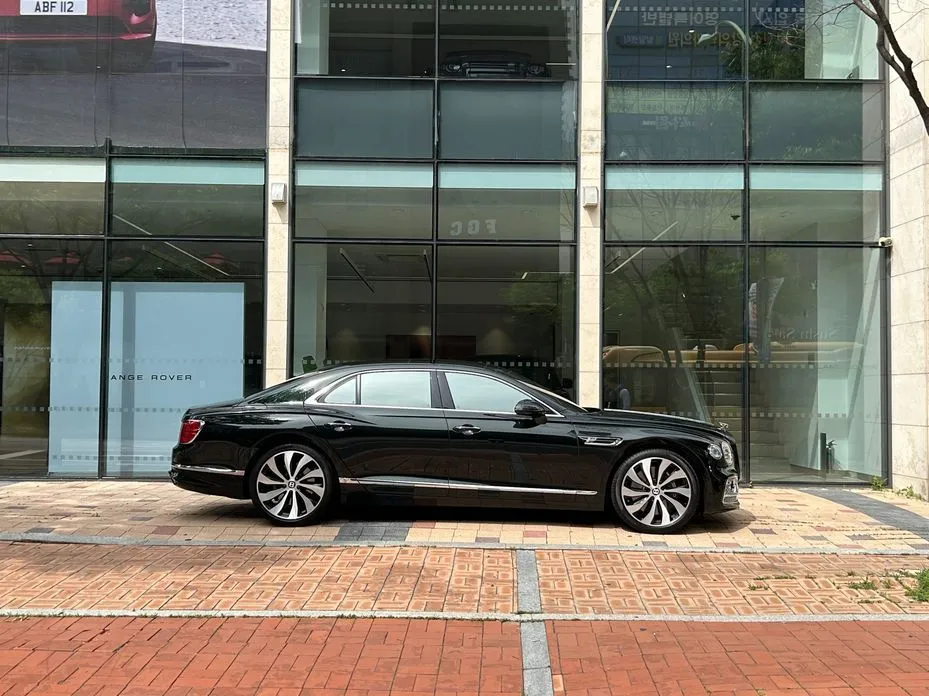 Bentley Flying Spur 2021 из KR, фото 3