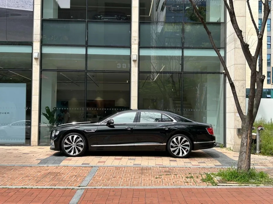 Bentley Flying Spur 2021 из KR, фото 7