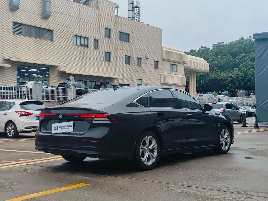 Honda Accord — фото 7