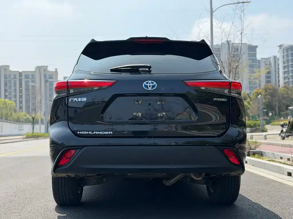 Toyota Highlander — фото 2