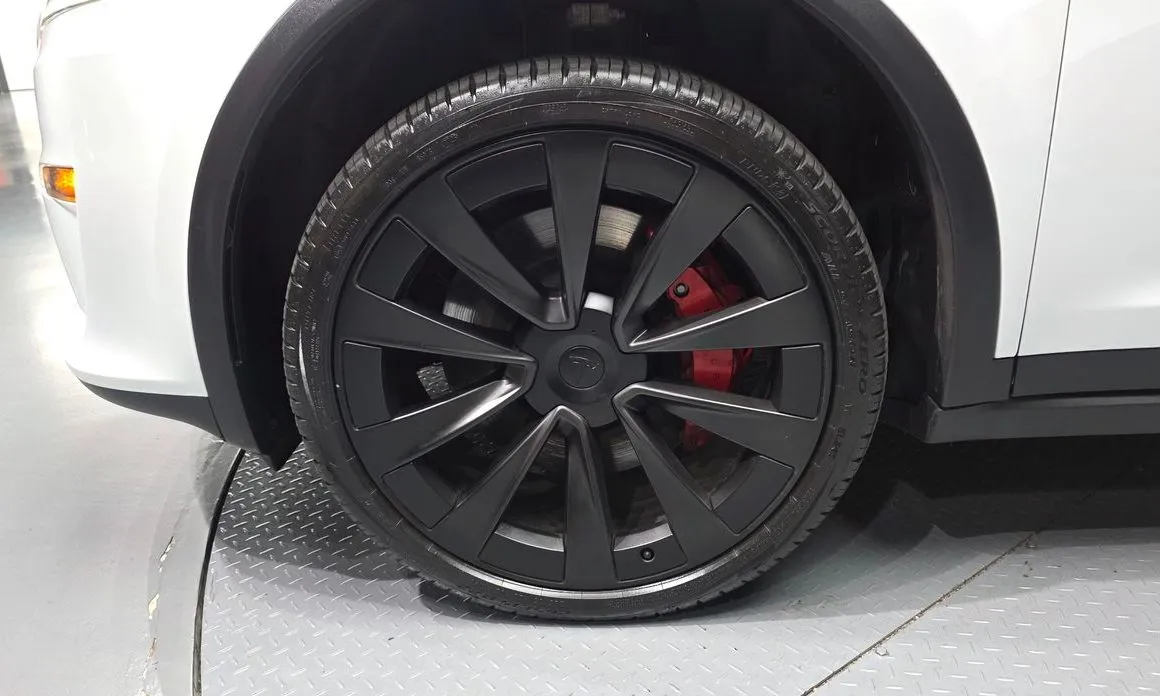 Tesla Model X — фото 6