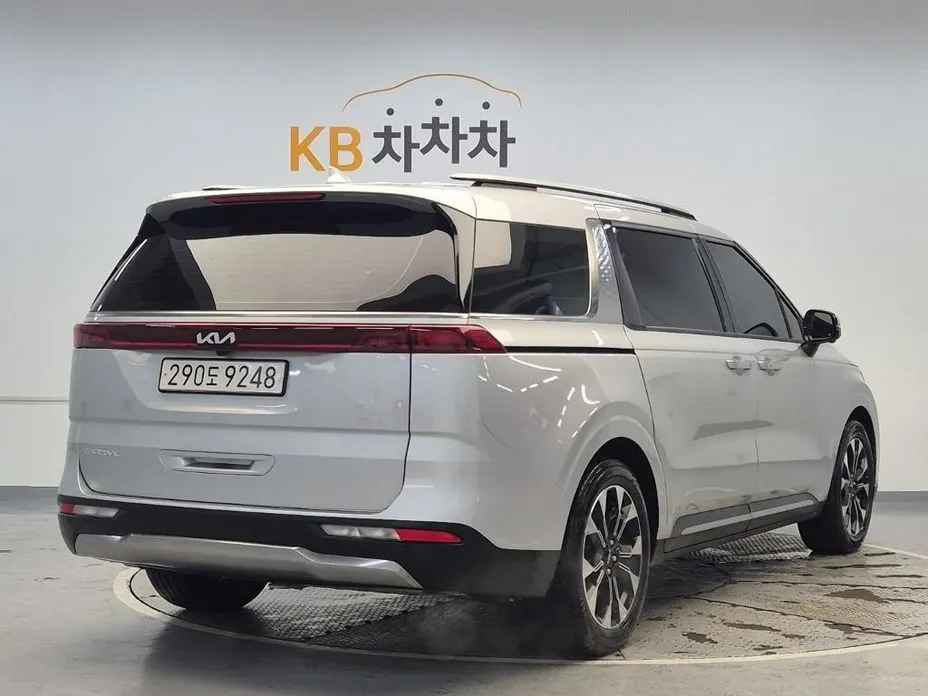 Kia Carnival — фото 10