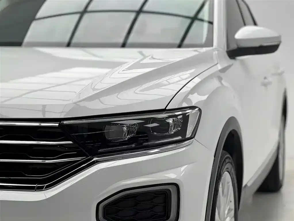Volkswagen T-Roc — фото 2